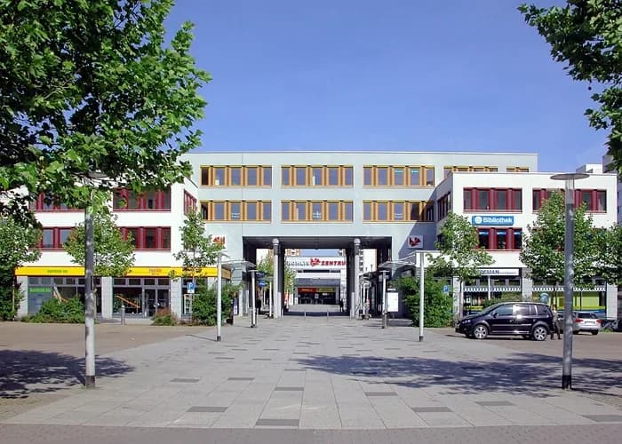 Wohngebiet Prohlis in Dresden — Zentrum Prohliser Allee